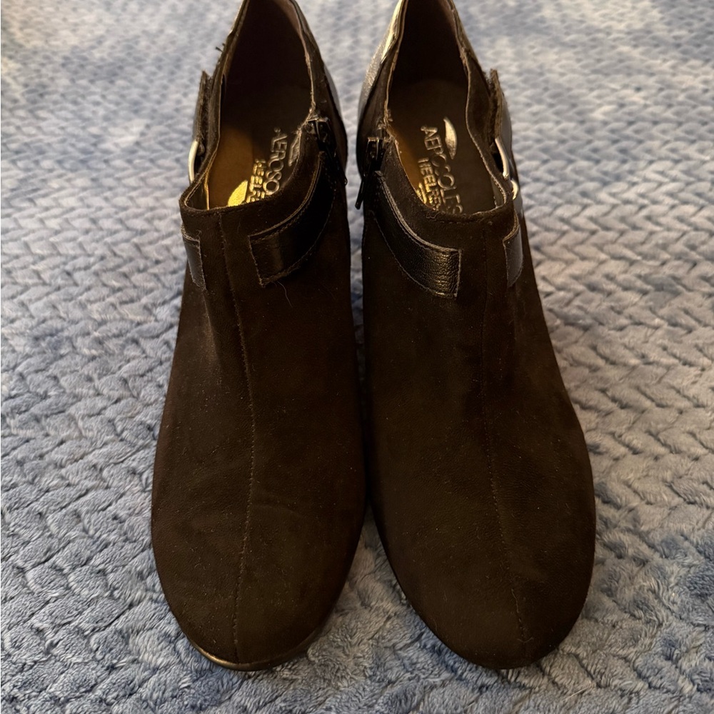 AEROSOLES Women's Elegant Black Ankle Booties